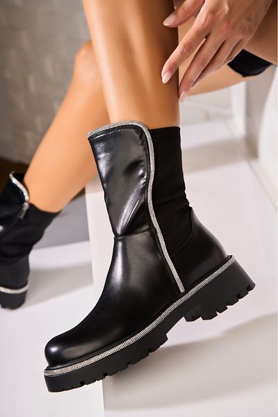 Joana Women's Black Fur-lined Boots Made of Eco-Leather Mykaela