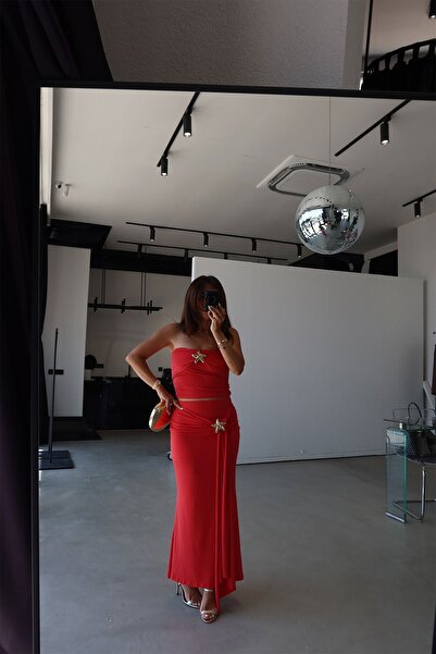 Özge Özgenç Accessory Detail Bustier Skirt Suit