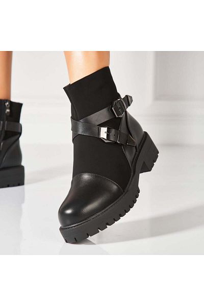 Joana Women's Black Fur-lined Boots Made of Ecological Leather Dochia4