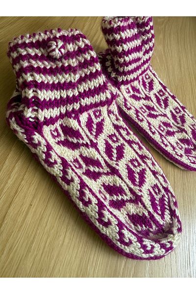 Hena Store Hand Knitted Dowry Booties