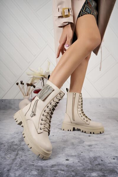 Raynok Kadın Taş Detaylı Fermuarlı Kaymaz Taban Postal Bot Bej