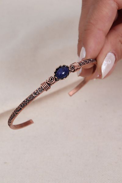 Süspüs Accessories سوار من النحاس النقي الأصلي بحجر العقيق الأزرق الداكن (الحجر الطبيعي)