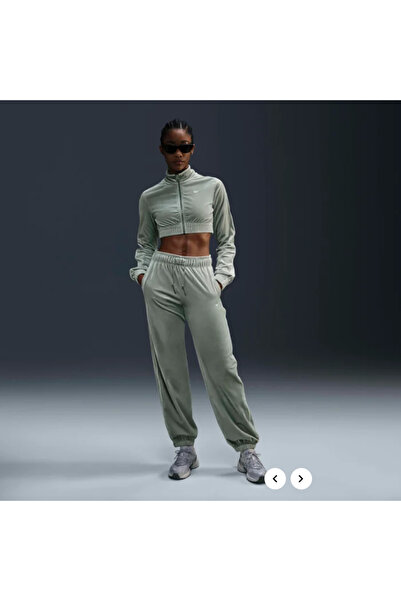 Nike Sportswear Collection Mid-Rise Velour Sweatpants (YOUSPORTSWEAR)