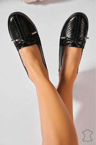 Joana Women's Loafers Natural Leather Black Nerissa