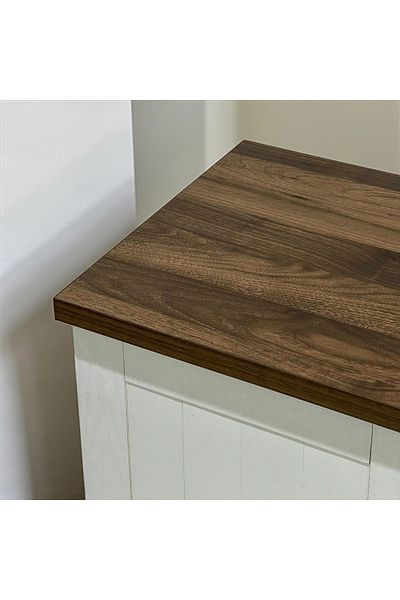 Kreslo Smart interior compartmentalized coffee table – practical and elegant design