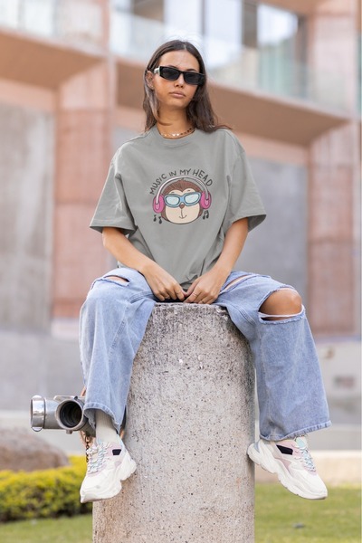 ArtYus تي شيرت رجالي/نسائي برقبة دائرية وأكمام قصيرة مطبوع عليه موسيقى في رأسي