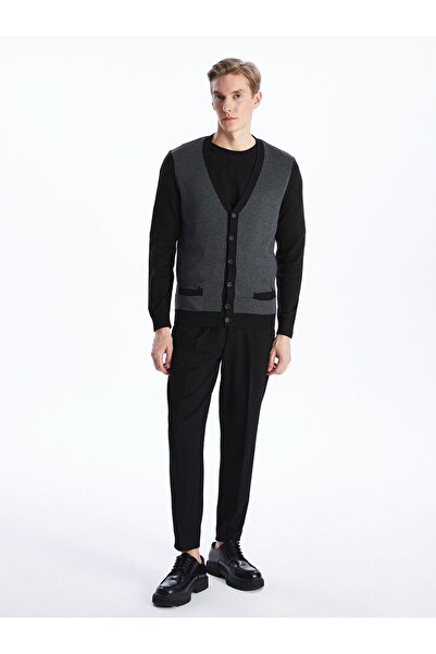 LC Waikiki Μαύρη ανδρική πλεκτή ζακέτα με λαιμόκοψη σε σχήμα V