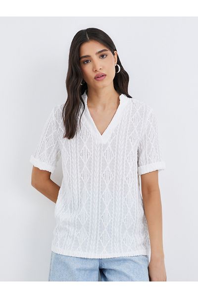 Styli Solid Textured V-Neck Short Sleeve Top