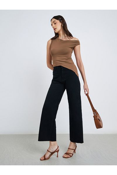 Styli One Shoulder Asymmetric Hem Knit Top