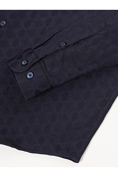 British Club By Styli Textured Spread Collar Regular Fit Shirt