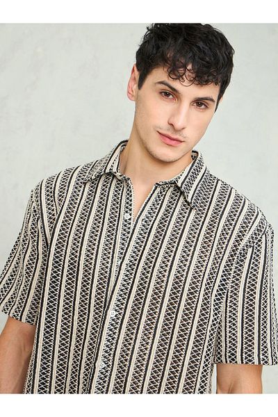 Mascln Sassafras By Styli Men Self Design Short Sleeve Relaxed Fit Shirt