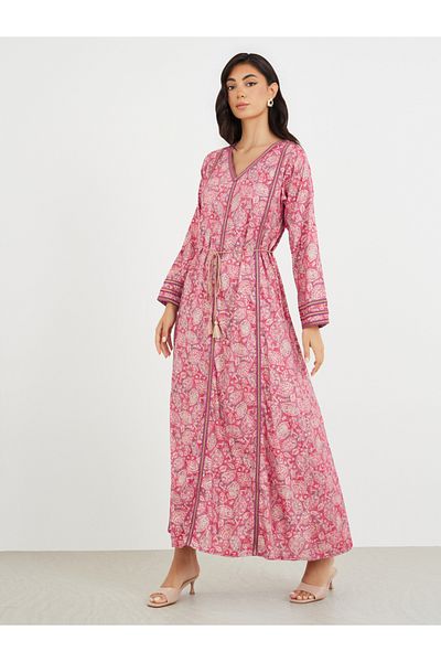 Styli All Over Print V Neck Jalabiya with Lace Trim