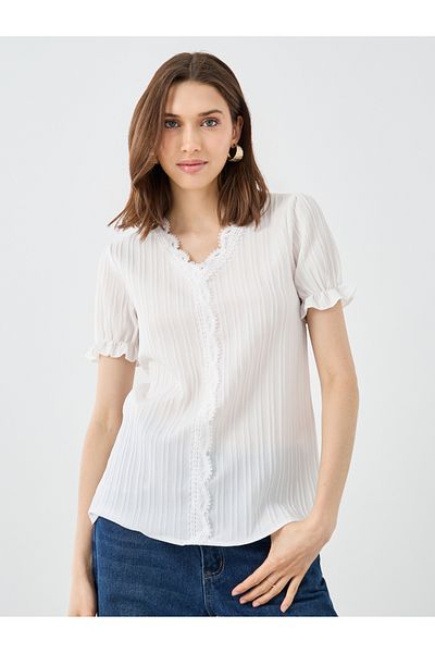 Styli Textured V Neck Lace Trim Puff Sleeve Top