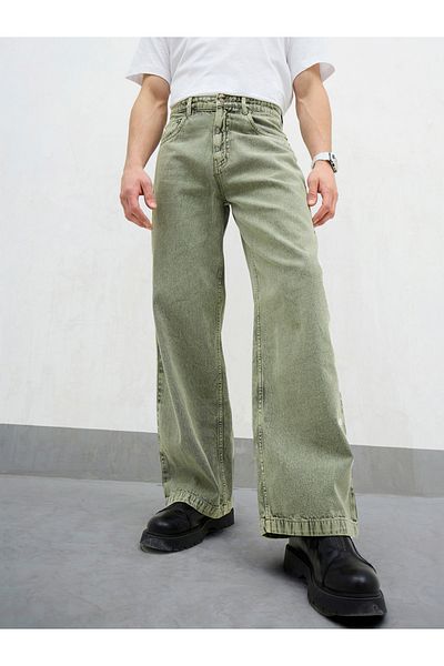 Mascln Sassafras By Styli Men Green Mid Rise Plain Wide Leg Jeans