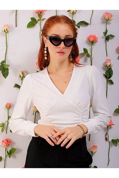 Freehand By Styli Women White Fitted Crop Top with V Neck