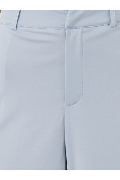 Styli Women Grey Stretch Wide Leg Pants with Side Pockets