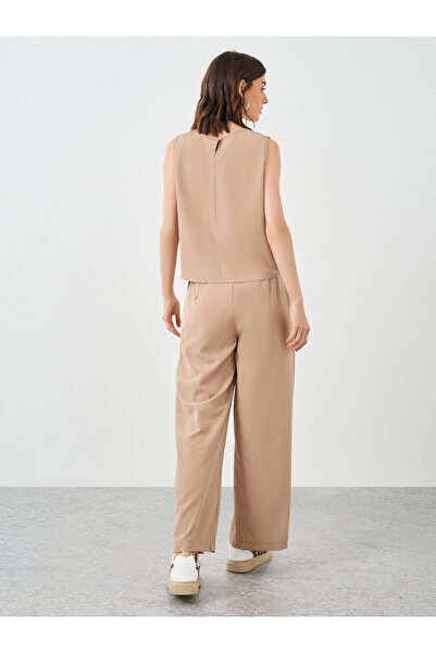 Styli Beige Solid Top and Casual Pants Co-Ords