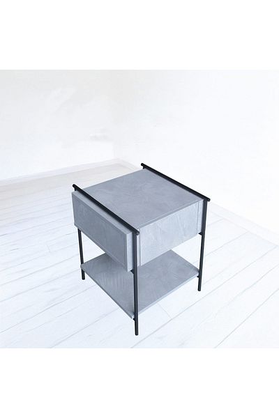 DEC22 Chest of drawers with a distinctive design