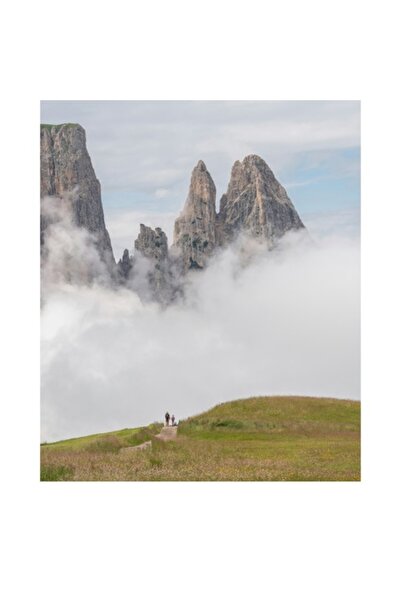 OEM Tablou pe pânză, „Drumeție printre vârfuri învăluite în nori”, 50 x 70 cm