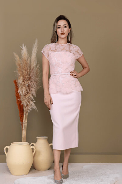 BEYBOS Atlas Kumaş Boncuk Detaylı Kalem Elbise - PUDRA