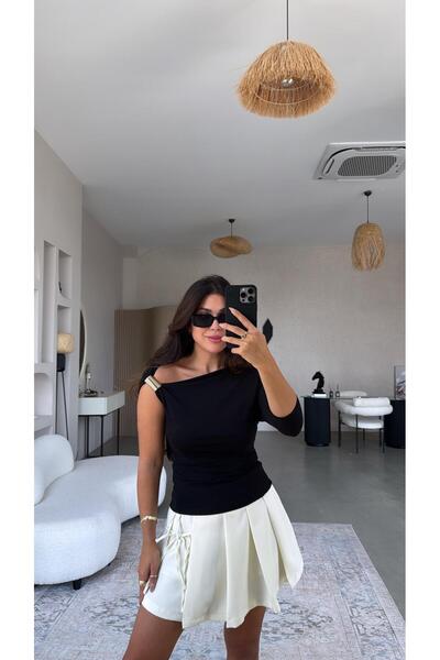 Buket Teke Black Shoulder Accessory Blouse
