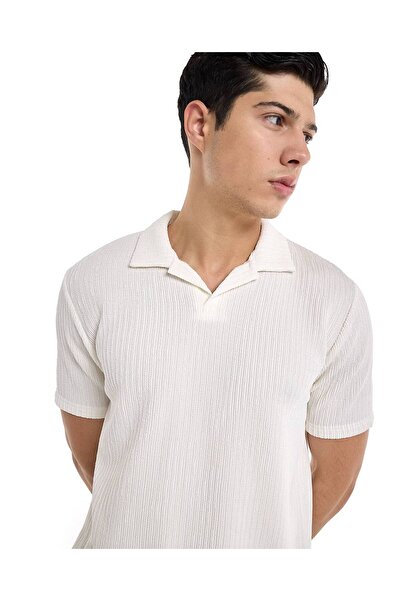 R&B تيشيرت بولو بارز الملمس بأكمام قصيرة