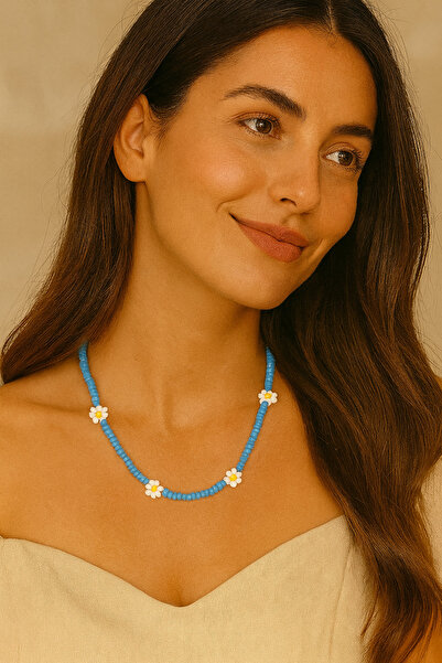 DenEs Life Daisy Necklace