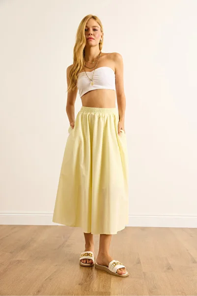 Olalook Women's Light Yellow Pocketed Elastic Waist Midi Woven Bell Skirt Etk-19000271