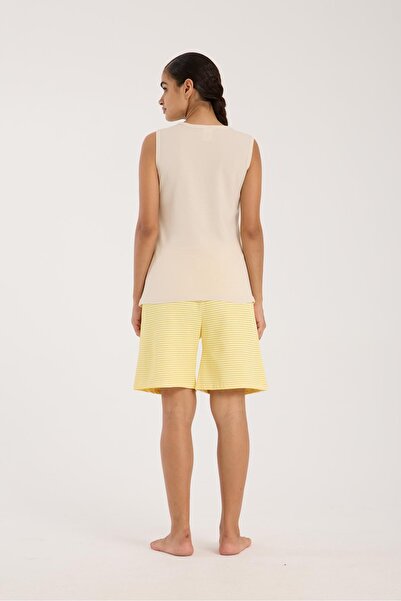 Akbeniz Set de pijamale pentru femei cu panglică albă și pantaloni scurți cu dungi galbene