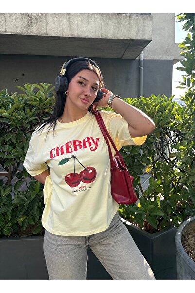 Bisou Kadın Sarı Cherry Yazılı Kiraz Baskılı Pamuklu Oversize T-shirt