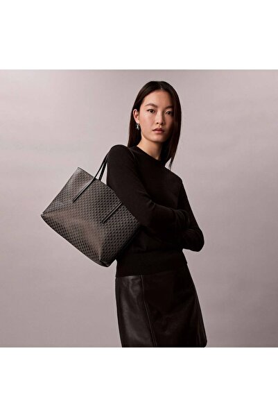 Calvin Klein Kadın Siyah Omuz Çantası (LV04F3267G-2XA)