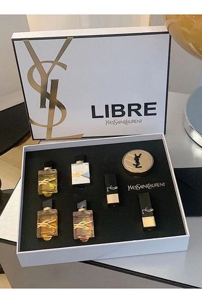 Yves Saint Laurent Libra set contains 4 types of perfumes from Saint Laurent, each perfume is 7.5ml, lipstick shade 10, lipstick shade 1971