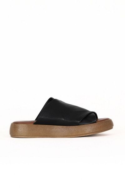 Bueno Shoes Black Leather Women's Flat Slippers 01We1900