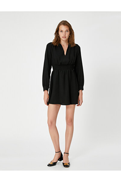 Koton فستان قصير بأكمام منتفخة ورقبة على شكل حرف V