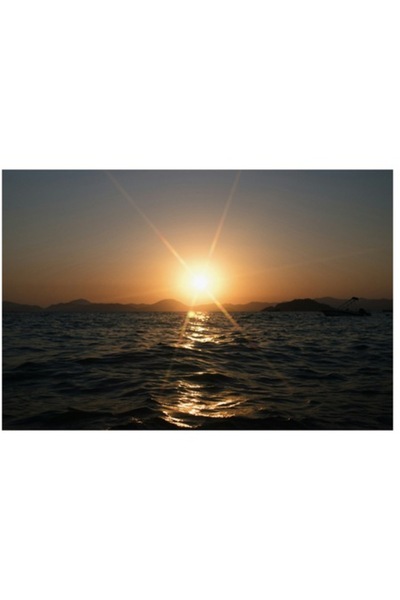 OEM Tablou Canvas, 'Apus linistit peste oceanul indepartat', Soare, Apus, Ocean, Valuri, Silueta, Lumina