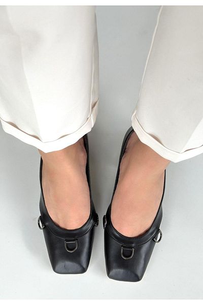 Celira Black Leather Heeled Shoes