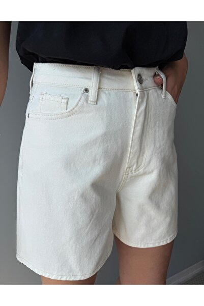 AlisaSu Beige Basic Mom Mold Raised Waist Denim Shorts