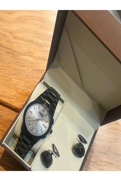 Generic Men's waterproof watch with a cup and a luxurious box
