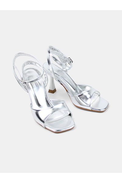 MAGGIO Women's Silver Metallic Single Strap Heeled Shoes