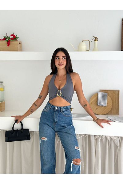 02Lady Fashion Modal Fabric Crop Blouse with Buckle Detail and Low-Cut Neck Tie