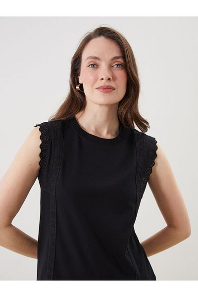 LC Waikiki Quality Parts from Celebi Store |   Grace Black Crew Neck Lace Detailed Blouse