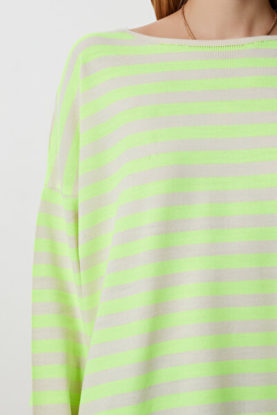 Happiness İstanbul Kadın Sarı Krem Çizgili Oversize Triko Kazak Kİ00162