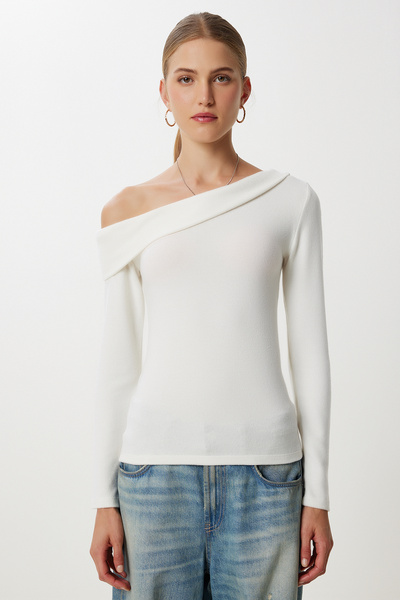 Happiness İstanbul Women's Bone Single Shoulder Knitted Soft Sweater Ub00464