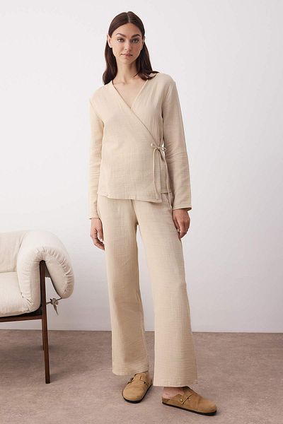 Trendyol Collection Бежов, обикновен, плетен пижамен комплект от муселин THMAW26PT00022