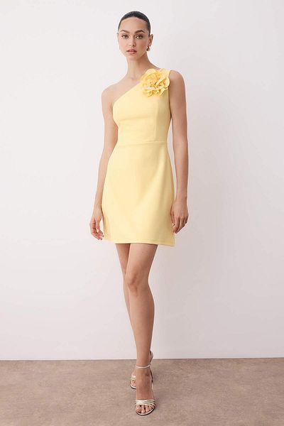 Trendyol Collection Κίτρινο A-Line Αποσπώμενο Αξεσουάρ Λεπτομερές υφαντό Κομψό βραδινό φόρεμα επιστροφής στο σπίτι TPRSS25EL00126