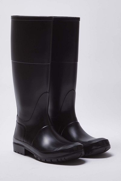 TRENDYOL SHOES Μαύρες οδοντωτές γυναικείες μπότες βροχής με επίπεδη τακούνι 
 TAKAW26CZ000050