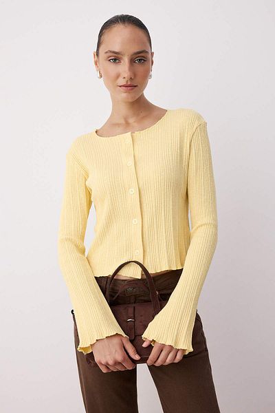 Trendyol Collection Bluză tricotată elastică cu detaliu de nasturi, galben deschis, jacquard, ajustată/îmbrățișată TWOAW26BZ00046