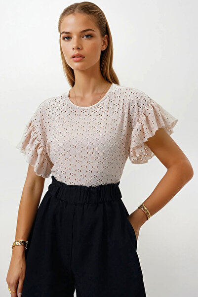 VAGGON Γυναικεία μπεζ μπλούζα με λαιμόκοψη με βολάν πλεκτή μπλούζα Vs00279