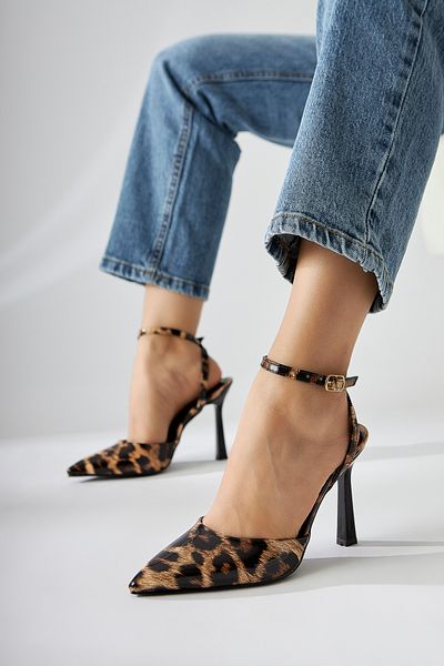 Limoya Lizbeth Leopard Patterned Closed Toe Ankle Strap Women's Heeled Shoes