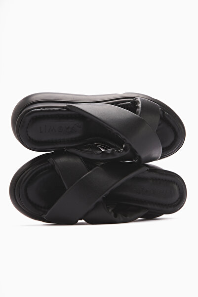 Limoya Vicki Black Cross-Strapped Fluffy Women's Slippers